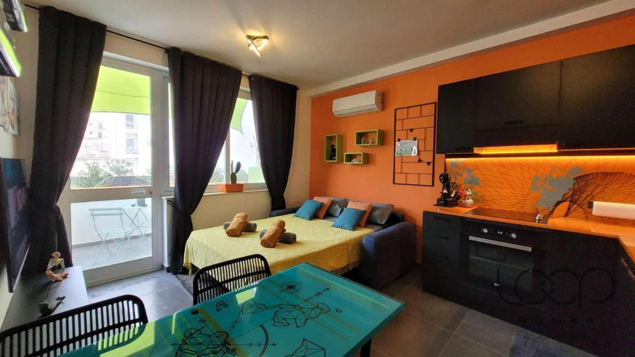 Modern - 50 M From Sea - Free Wi-Fi - Super Cool - Terrace - Fully Air-Conditioned St. Paul's Bay Buitenkant foto